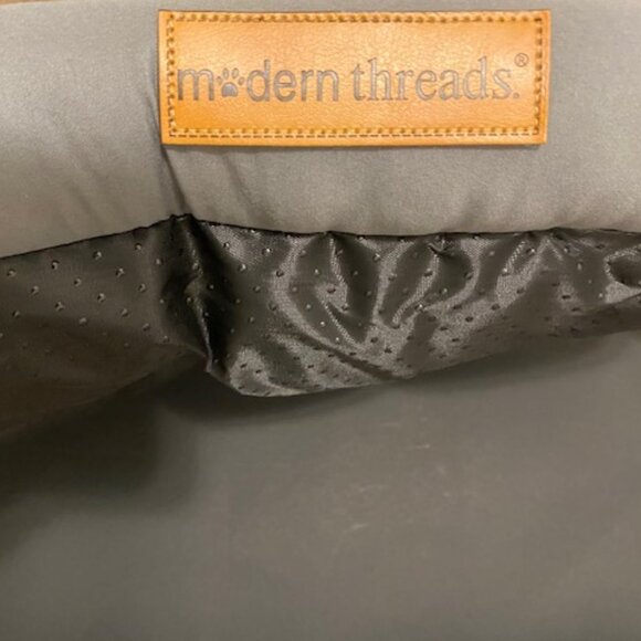 Modern Threads! Pet Bed COZY CUDDLER (22 in x 16 in x 5 in) - Picture 5 of 8